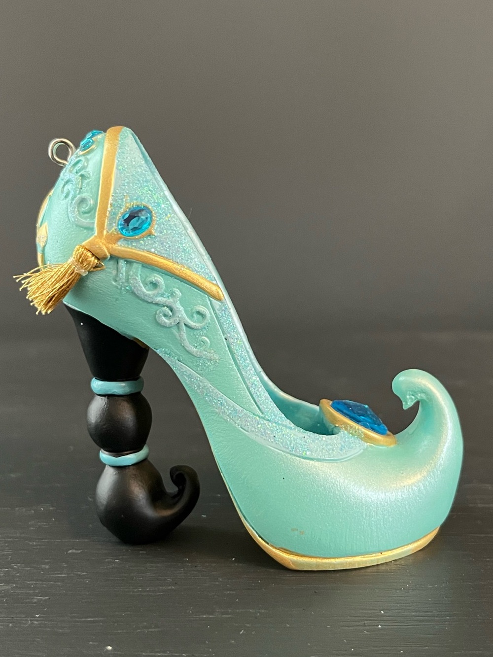 Disney Parks Runway Shoe Ornament Jasmine Aladdin NWOT